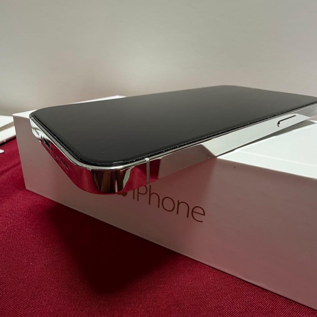 美品　iPhone 13 Pro、512GB本体　シルバー　SIMフリー