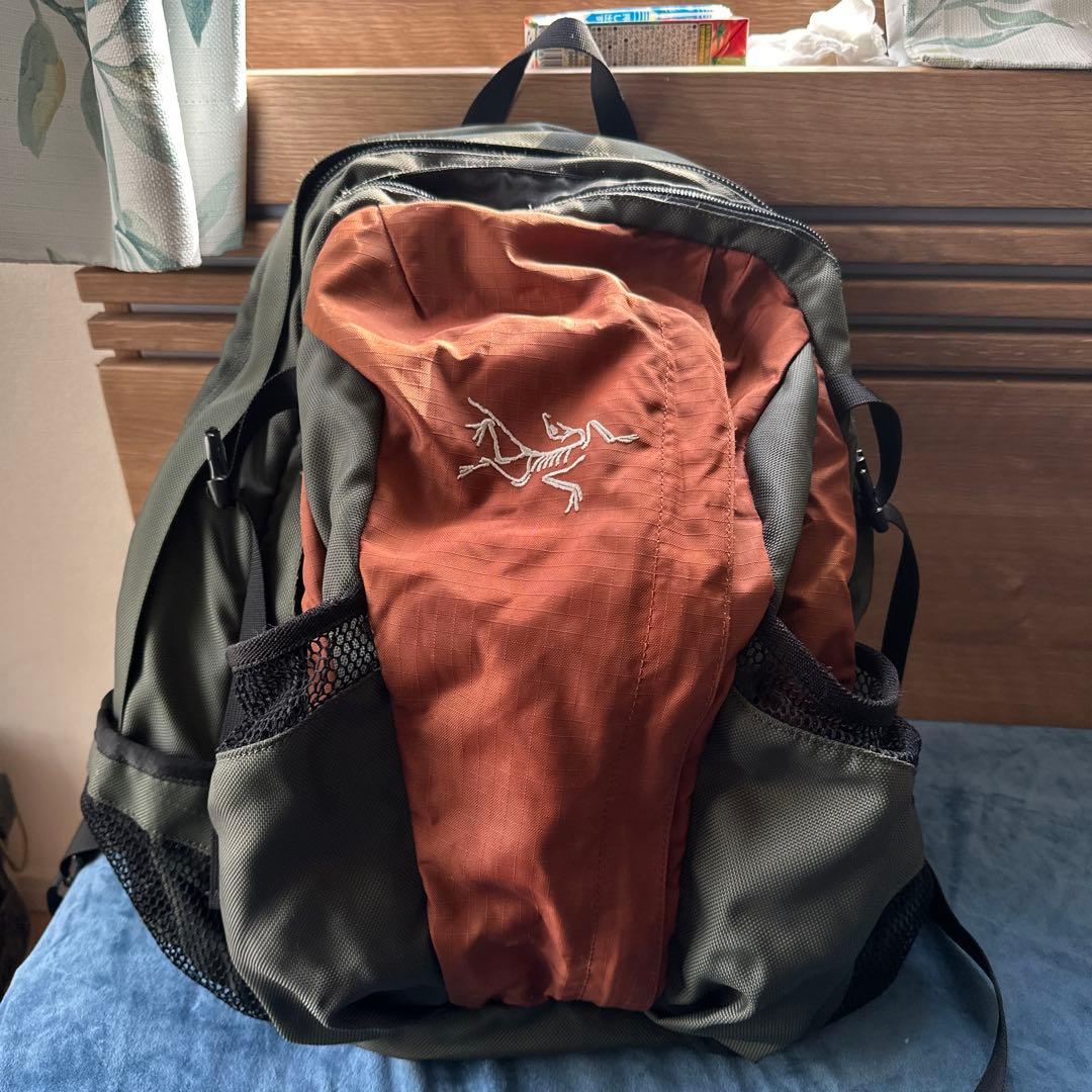 Arc'teryx オリーブグリーン リュック 最終値段