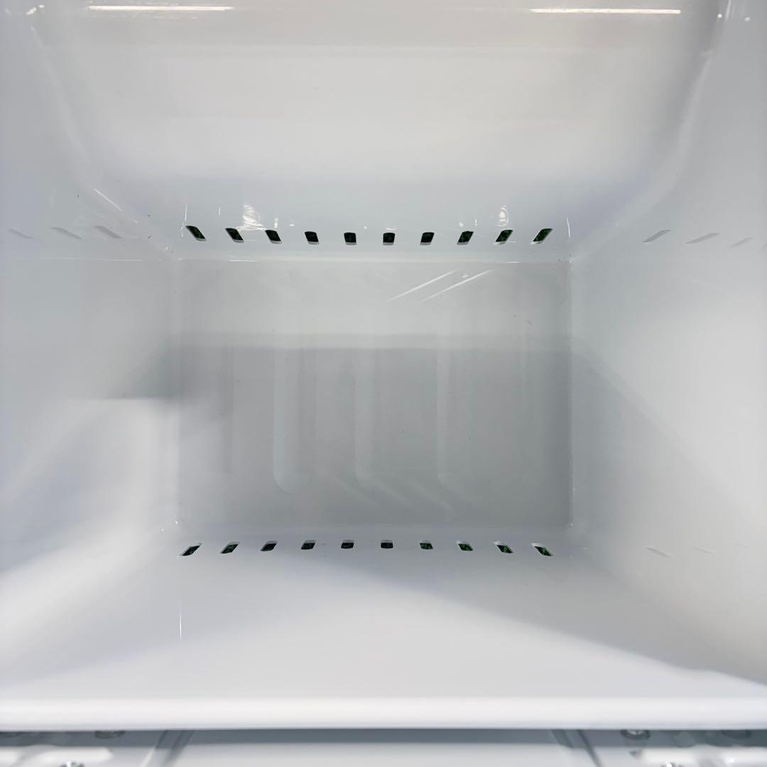 730 東芝　ホワイトカラー　冷蔵庫　100L〜200L 小型　一人暮らし　美品