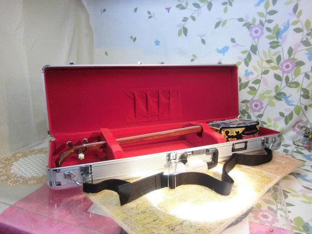 新品未使用(送料無料)11.980円三線専用N肩紐付き一丁入アルミハードケース