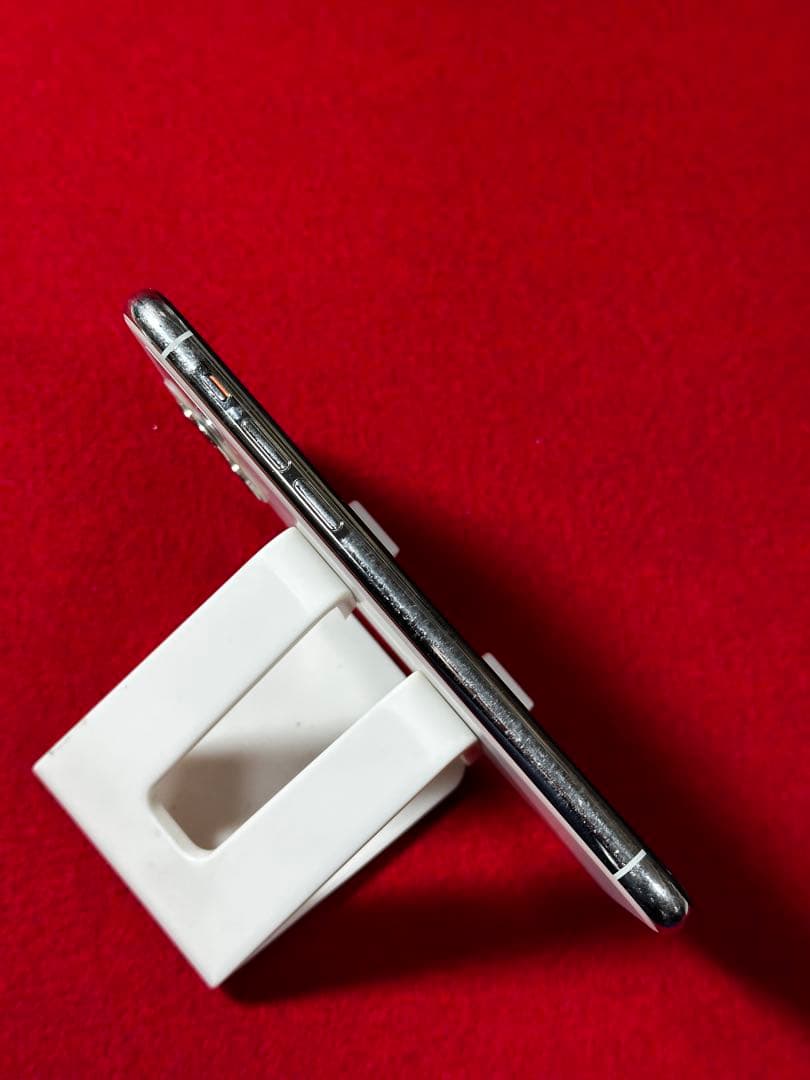 【8076】iPhone 11PROシルバー 64GB simフリー