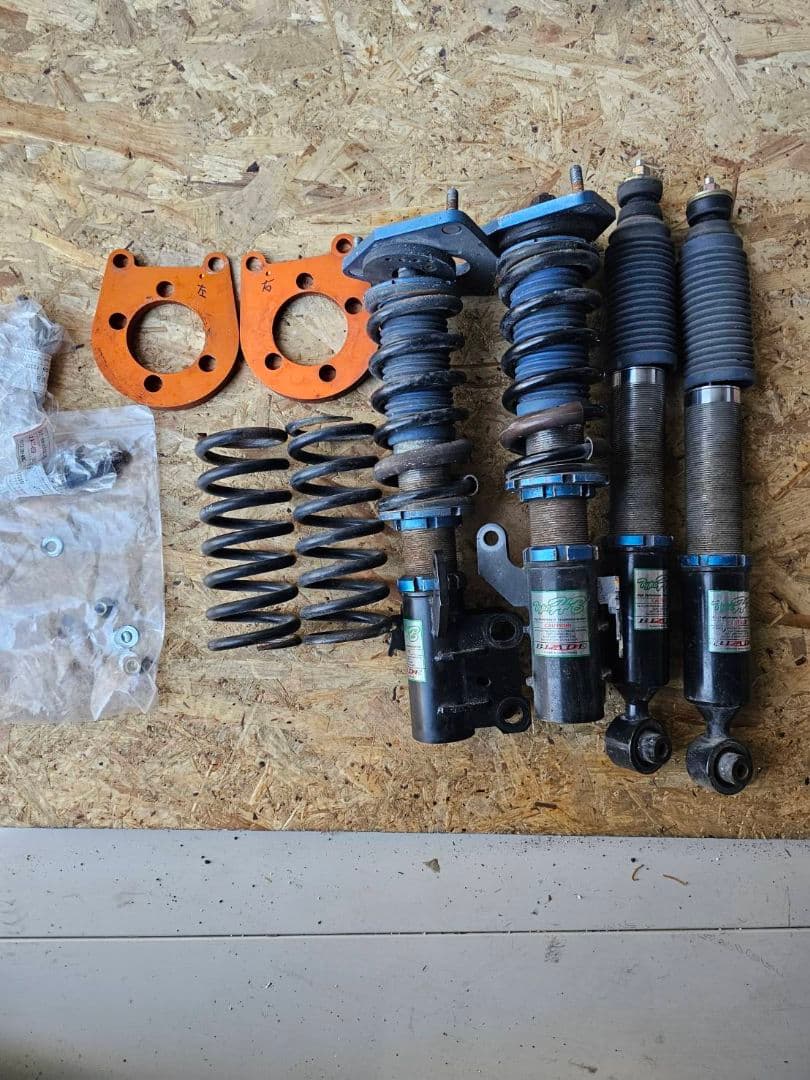 30プリウス 車高調 キャンバープレート