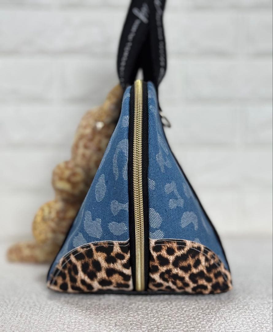 黒*こ様 コヤンイサムチョン　シェル型バッグ　ヒョウ柄ねこちゃん　ヒョウ柄デニム
