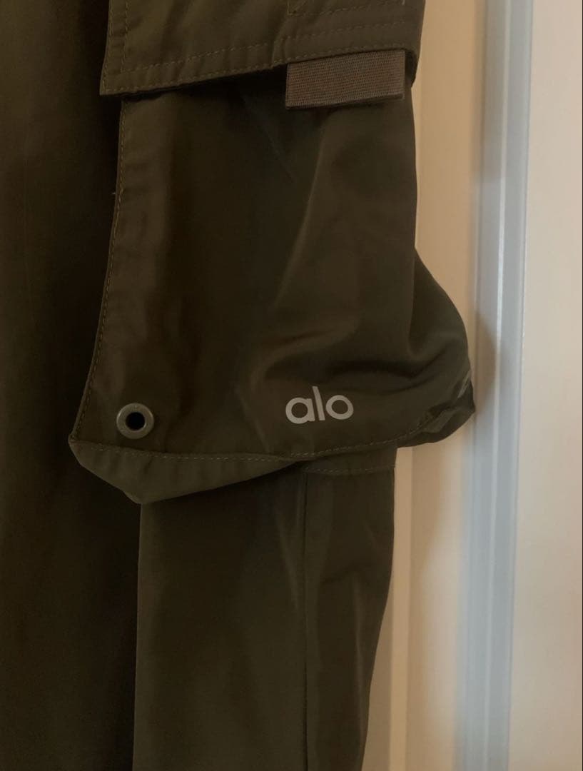ALO YOGA アロ オリーブグリーン カーゴパンツ カーキ 定価22000円