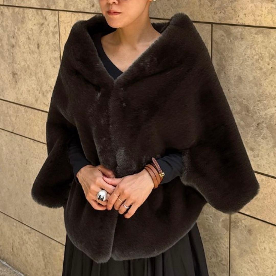 新品未使用　タグ付きJENNE リッチボリュームファーケープ ブラウン