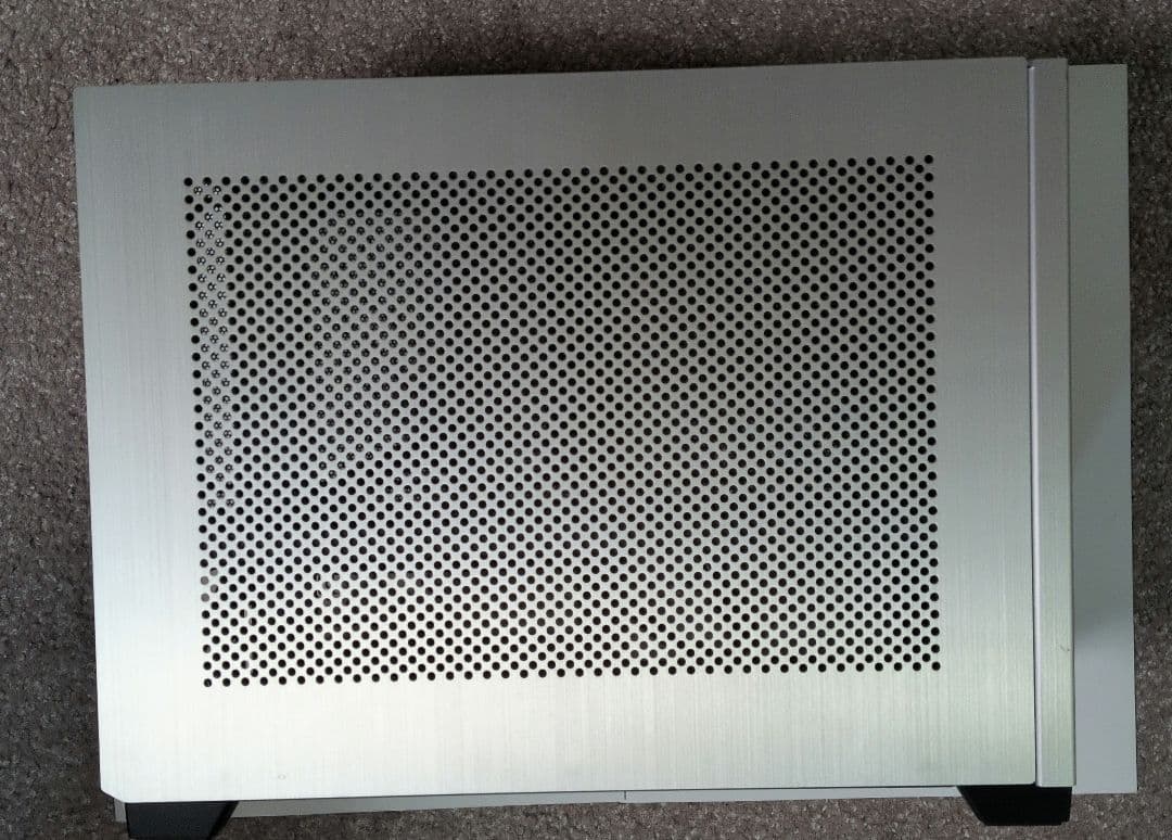 NCASE M1 Ver6.1 ミニ ITXアルミケース シルバー中古品