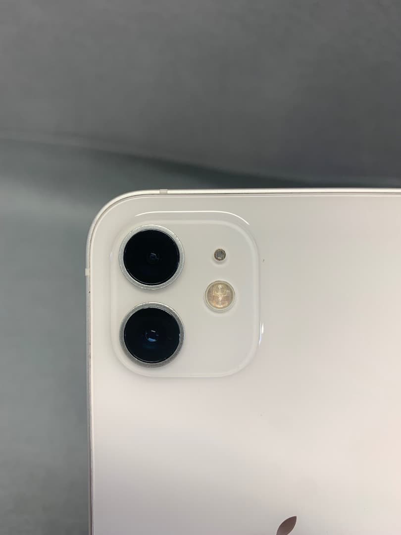 美品中古　国内版　SIMフリー　iPhone12 64GB　ホワイト色