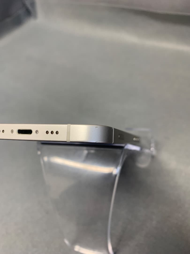 美品中古　国内版　SIMフリー　iPhone12 64GB　ホワイト色