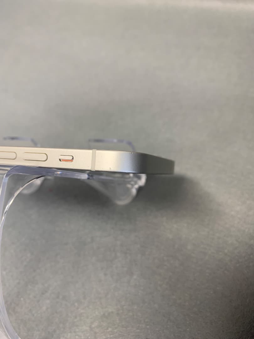 美品中古　国内版　SIMフリー　iPhone12 64GB　ホワイト色