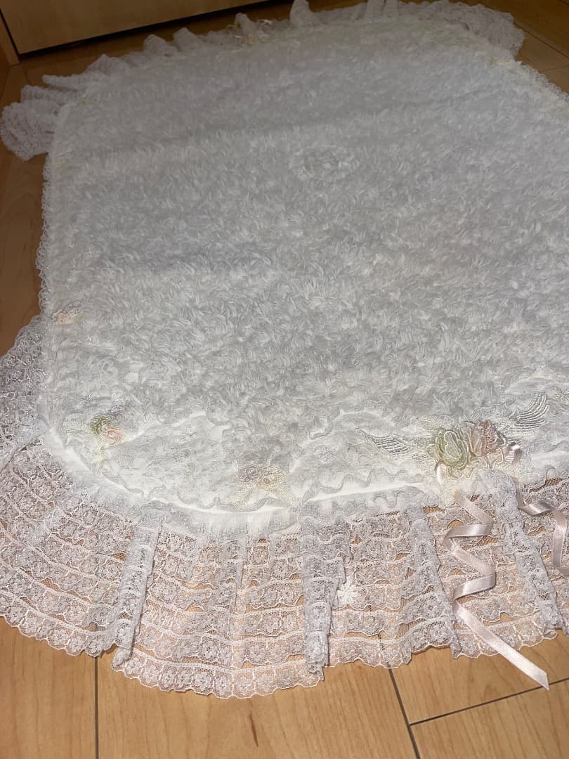 さえら、ヒスクローネの豪華レースマット