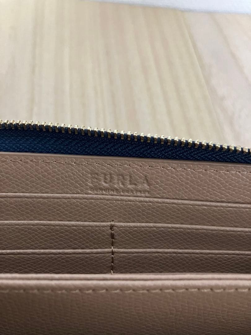 新品未使用✨保護シール付 FURLA フルラ 長財布 ネイビー 訳あり特価