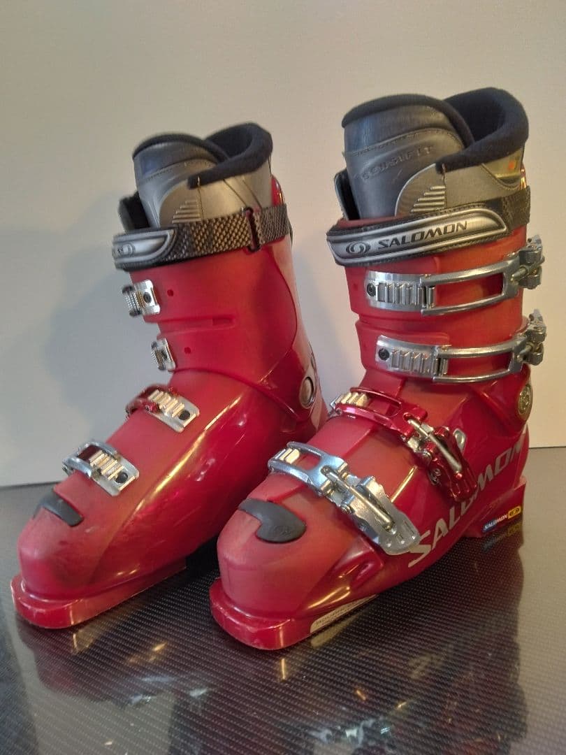 SALOMON スキー靴 赤