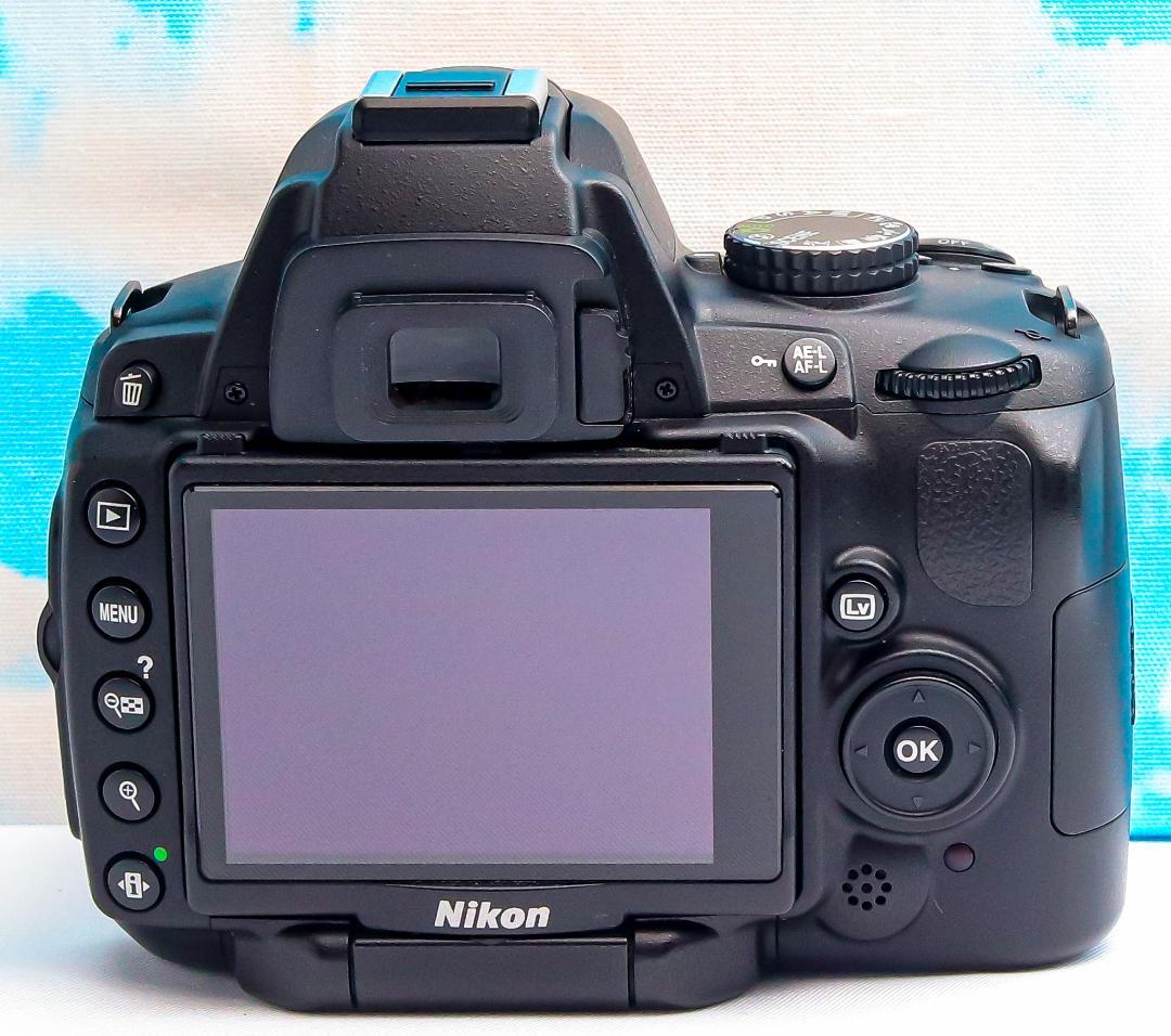 ニコン Nikon D5000⭐️スマホに転送OK⭐️自撮りラクラク⭐️即日発送