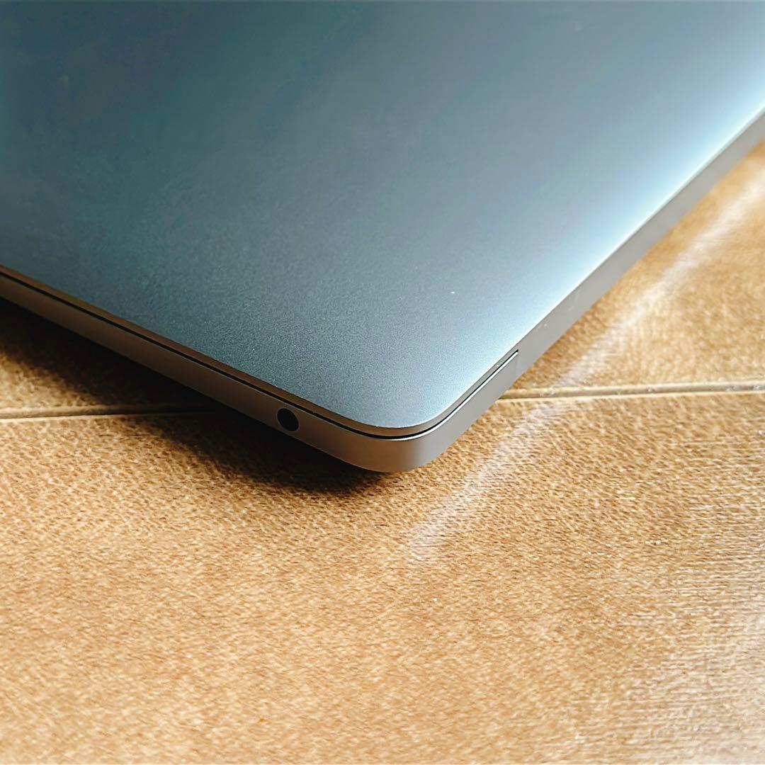 MacBook Air 2020 M1チップ 13インチ A2337