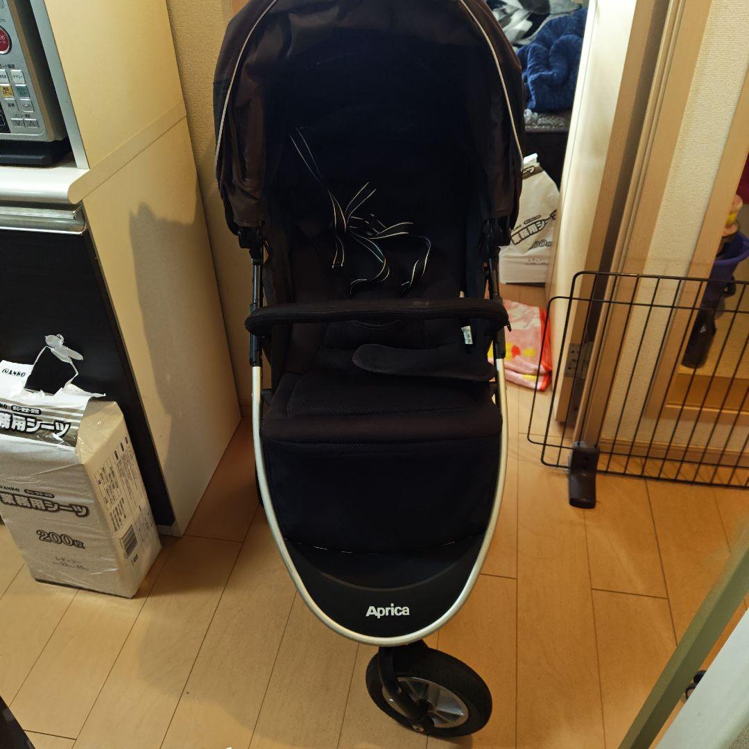 Aprica 折りたたみ式ベビーカー ブラック