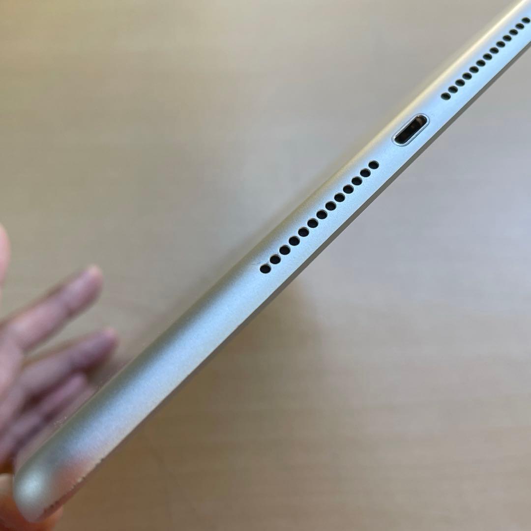 iPad 第6世代　A1893　Wi-Fiモデル　シルバー　32GB #5