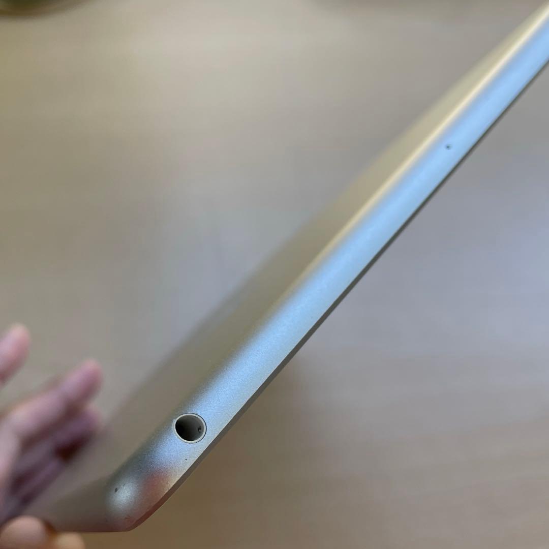 iPad 第6世代　A1893　Wi-Fiモデル　シルバー　32GB #5