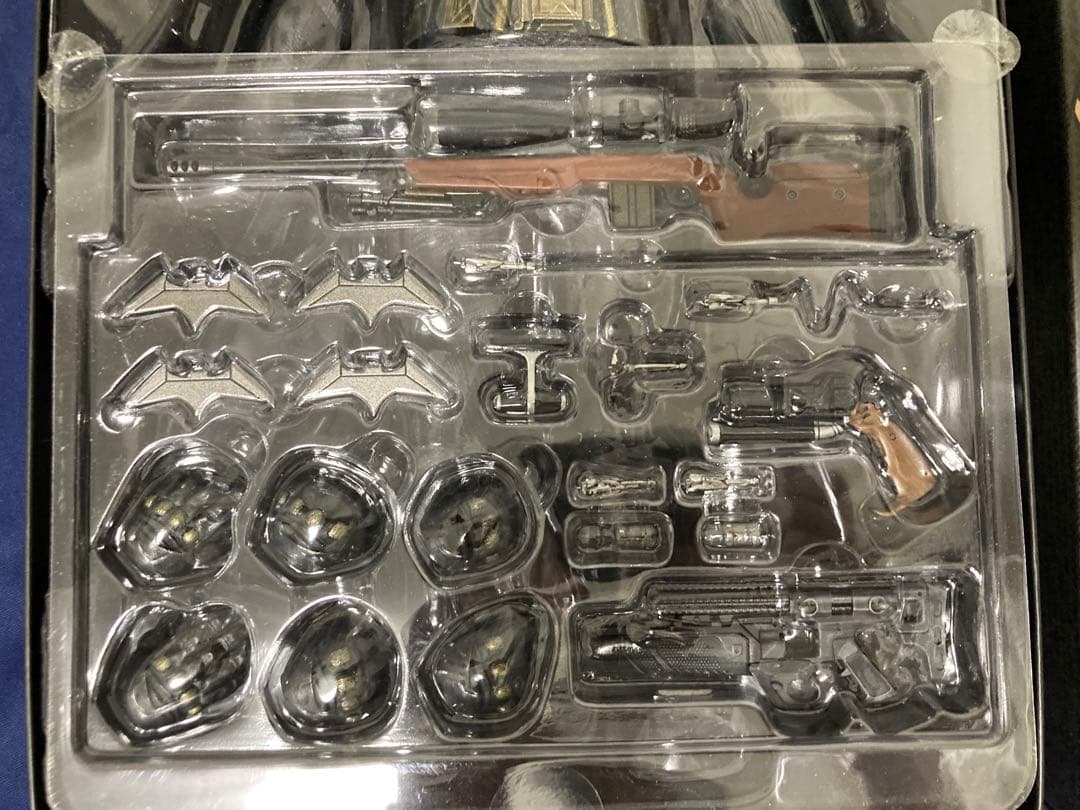 ホットトイズ　バットマン　テックカウル・ライフル付き　バットマンvsスーパーマン