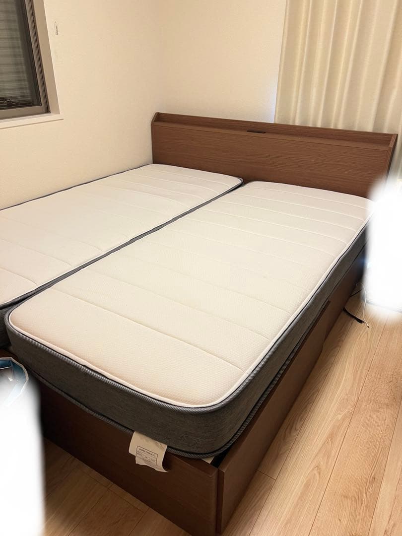 ニトリ　クイーンベッド　マットレス付き