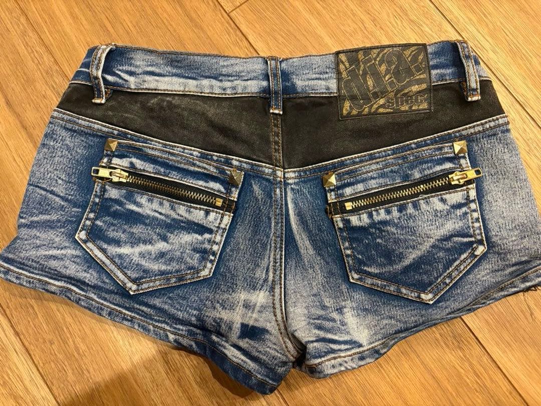 d.i.a デニムショートパンツ スタッズ付き Sサイズ