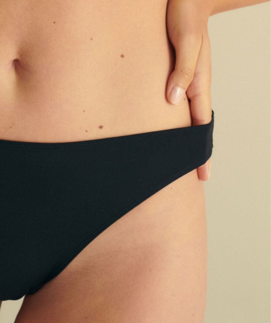 LIVY ブラック ビキニ セパレート水着