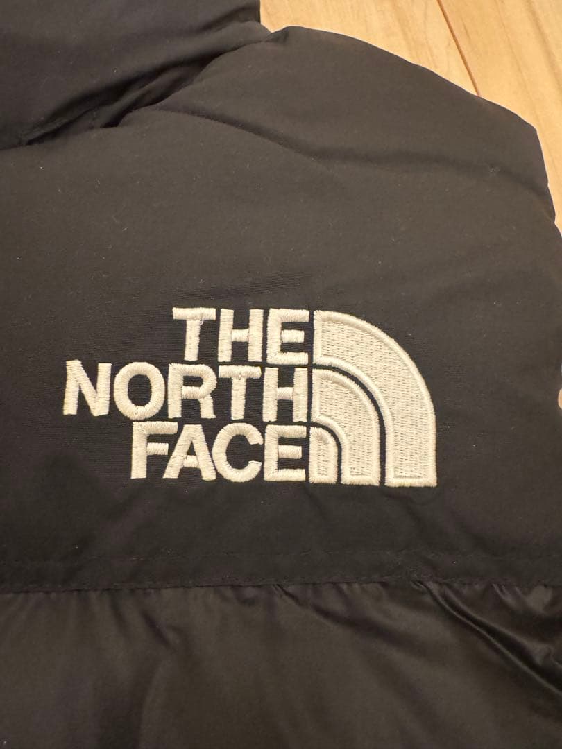 新品未使用。ザ・ノースフェイスヌプシベスト黒。 Sサイズ