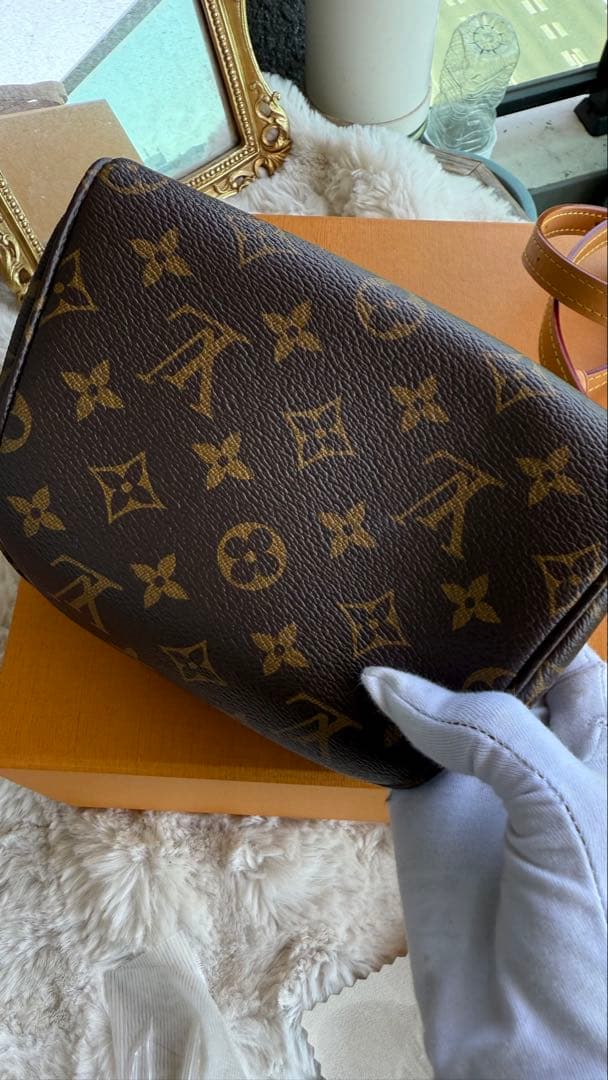 Louis Vuitton モノグラムミニバムバッグ
