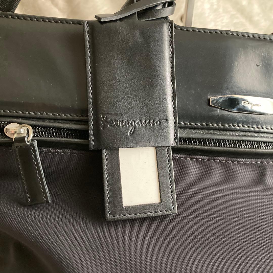 フェラガモ　2wayボストンバック　キャンバス／レザー　ロゴプレート　大容量