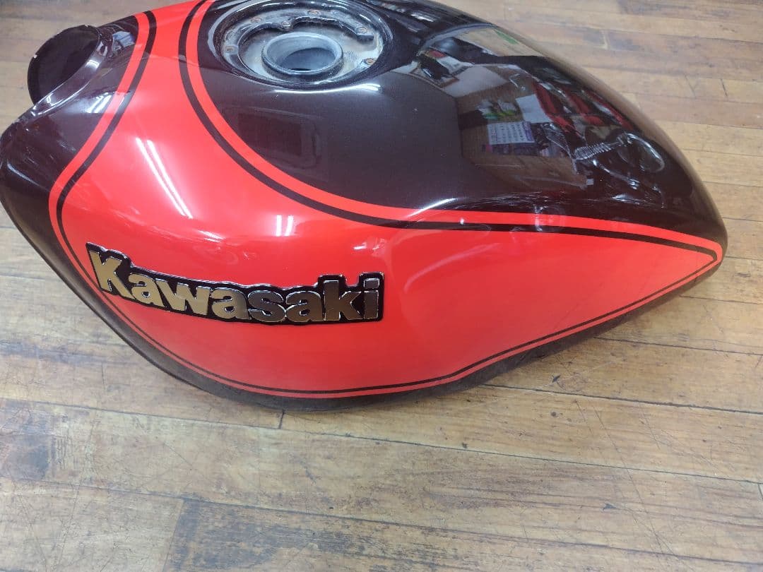 ゼファーΧ　ファイナル　純正ガソリンタンク　テールカウル　フロントフェンダー