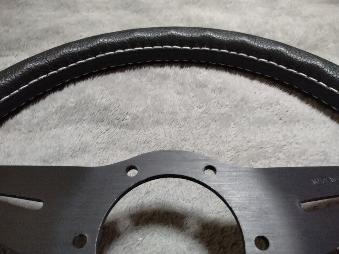 こっぺ　ナルディ　クラシック　革張り替え依頼品