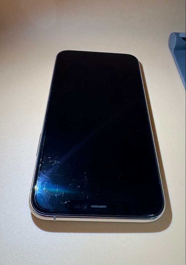 iphone 11pro 256GB シルバーSIMフリーバッテリー100%