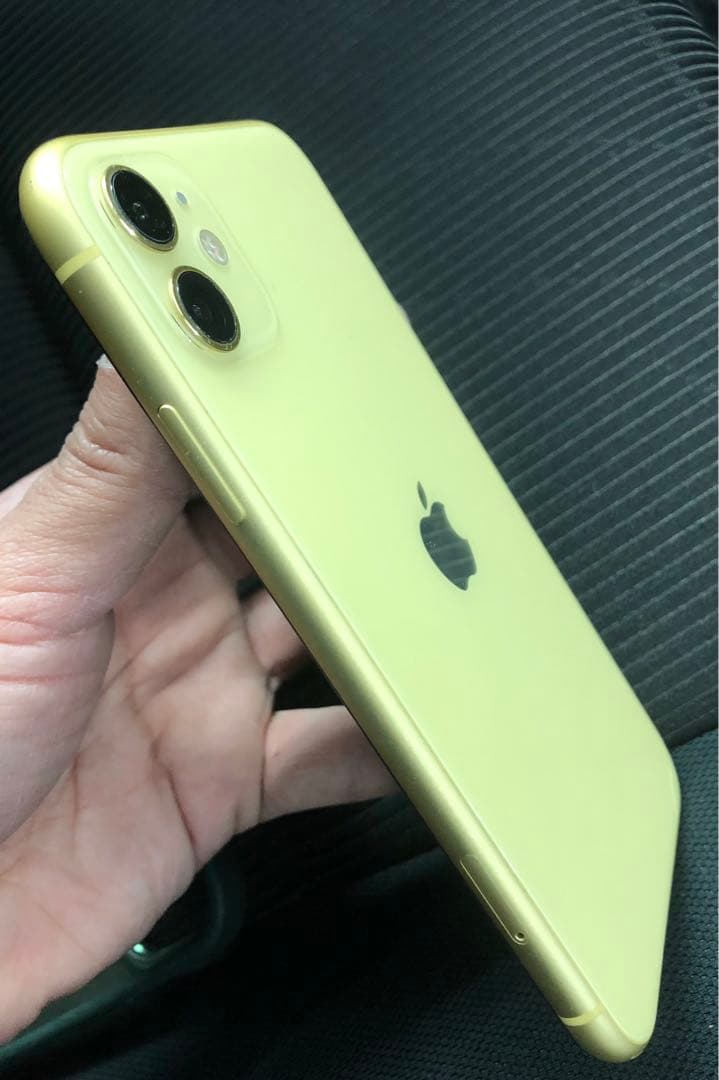 iPhone 11 64GB ゴールド
