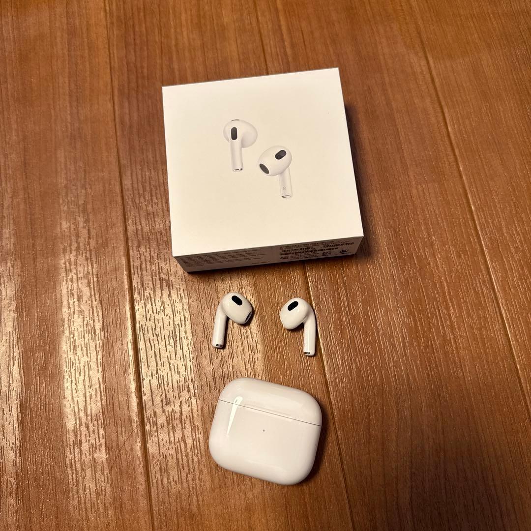 ｟純正｠AirPods【3世代】本体 ホワイト 充電ケース、箱付き