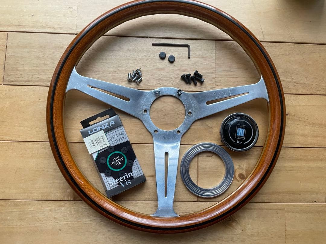 ナルディ　NARDI CLASSIC ウッド/ポリッシュスポーク36.5 美品