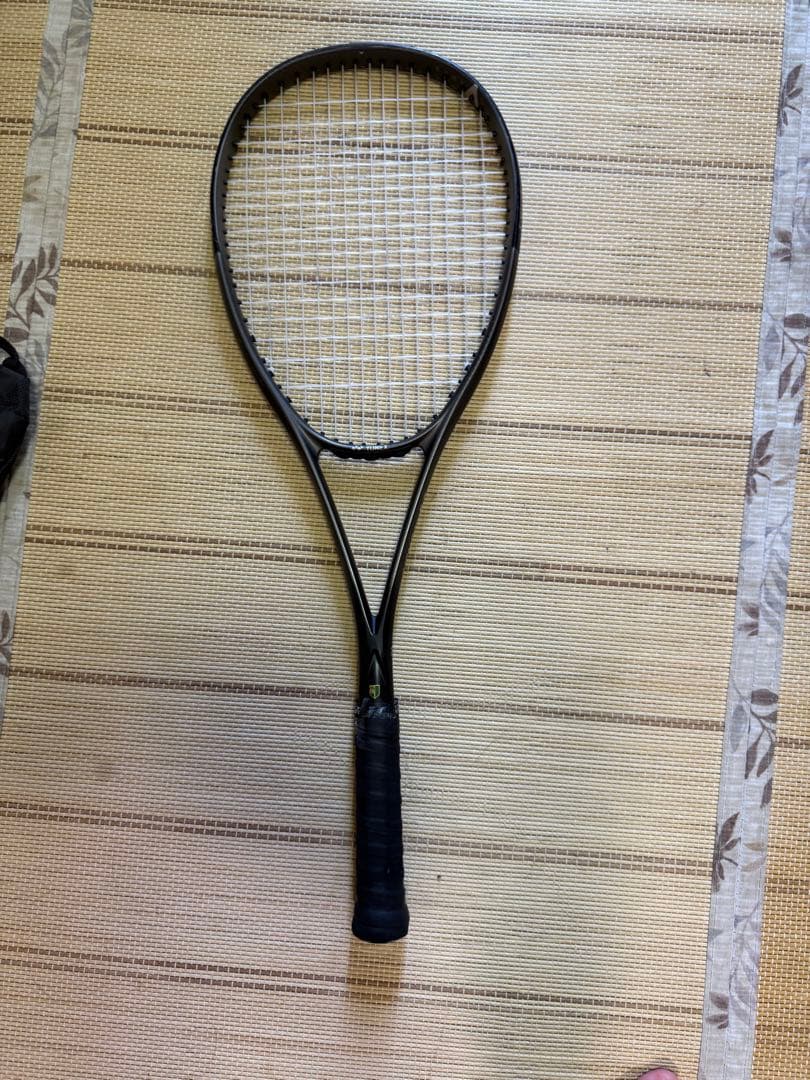 カーボンファイバー テニスラケット 軟式用　元値は2万円〜3万円！買うなら今！