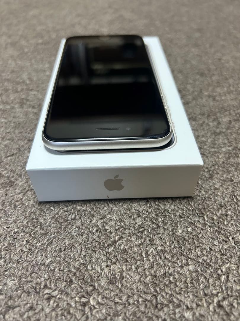 Apple iPhone SE (第3世代)ホワイト/128GB 美品