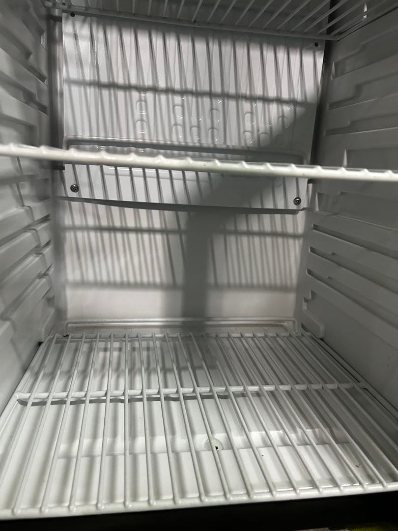 ガラスドア冷蔵庫 ホワイト/ブラック