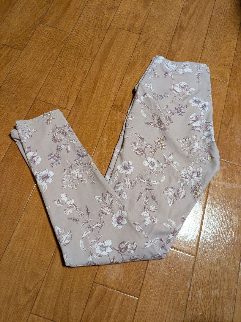 【SUKALA】新品タグ付Mサイズボタニカルガーデンタンク&レギンスセット