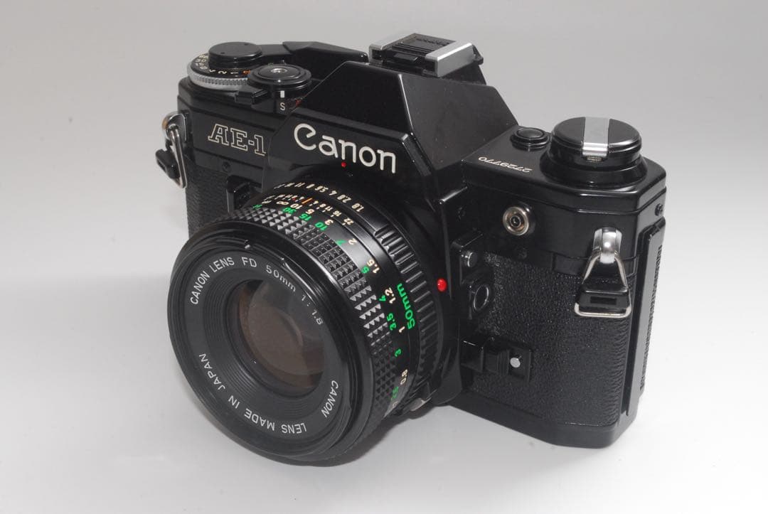 [美品]　Canon AE-1 ブラック fd 50mm f1.8