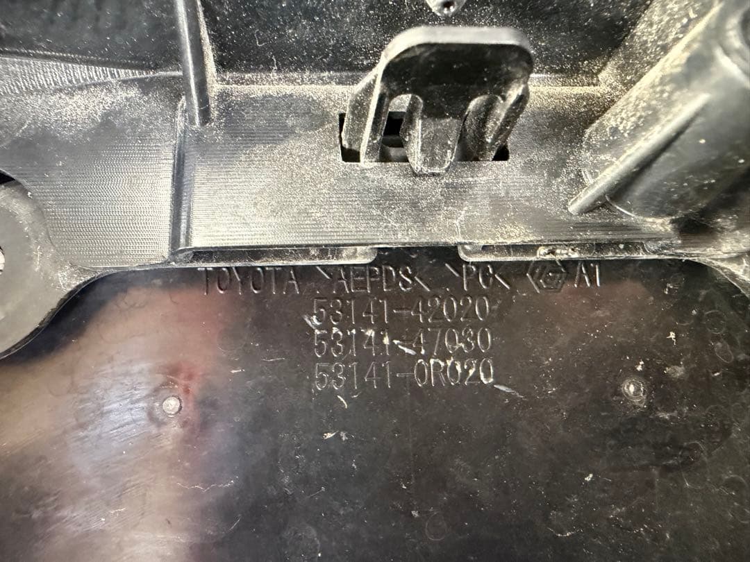 C-HR ZYX10/NGX50 フロントグリル　　　 53101-10321