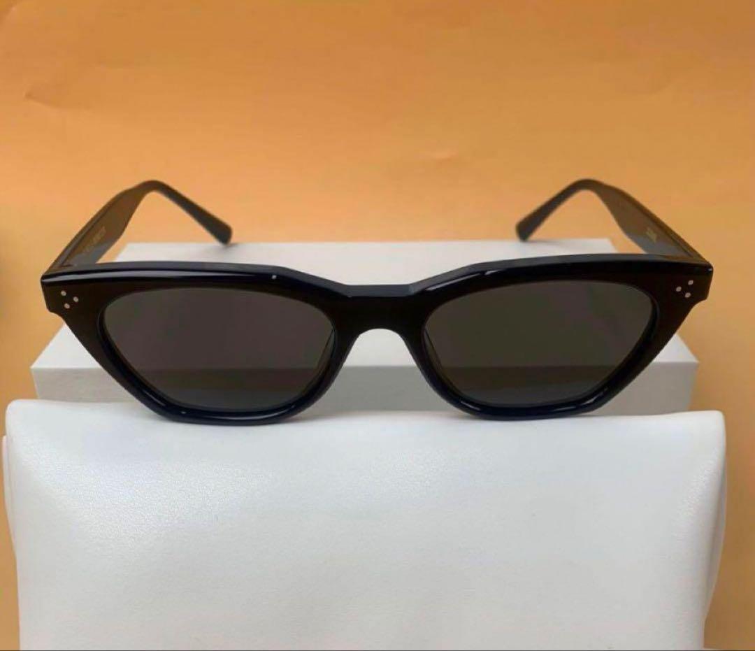 GENTLE MONSTER ブラックキャットアイサングラス