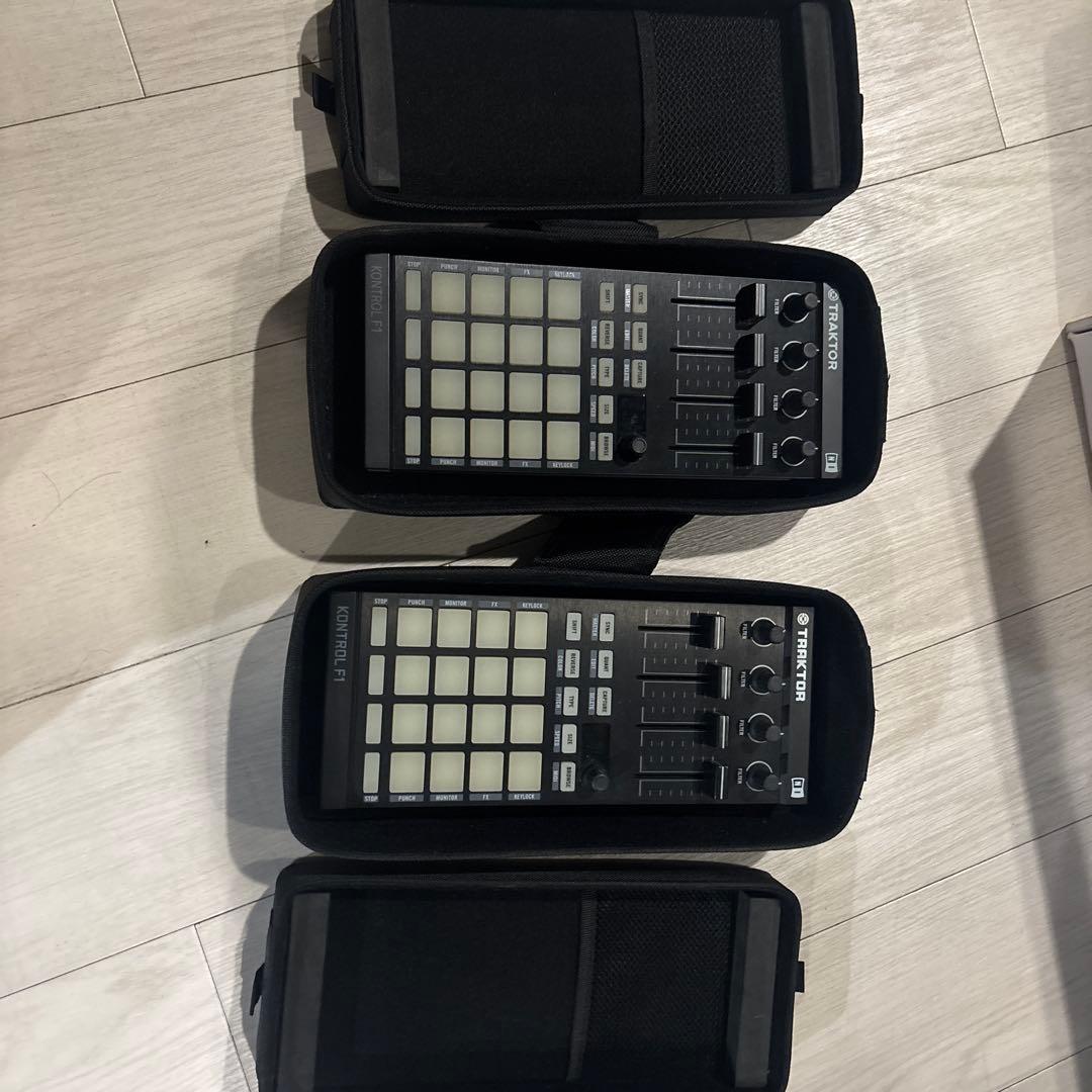 TRAKTOR KONTROL F1 2台セット　純正ケース付き