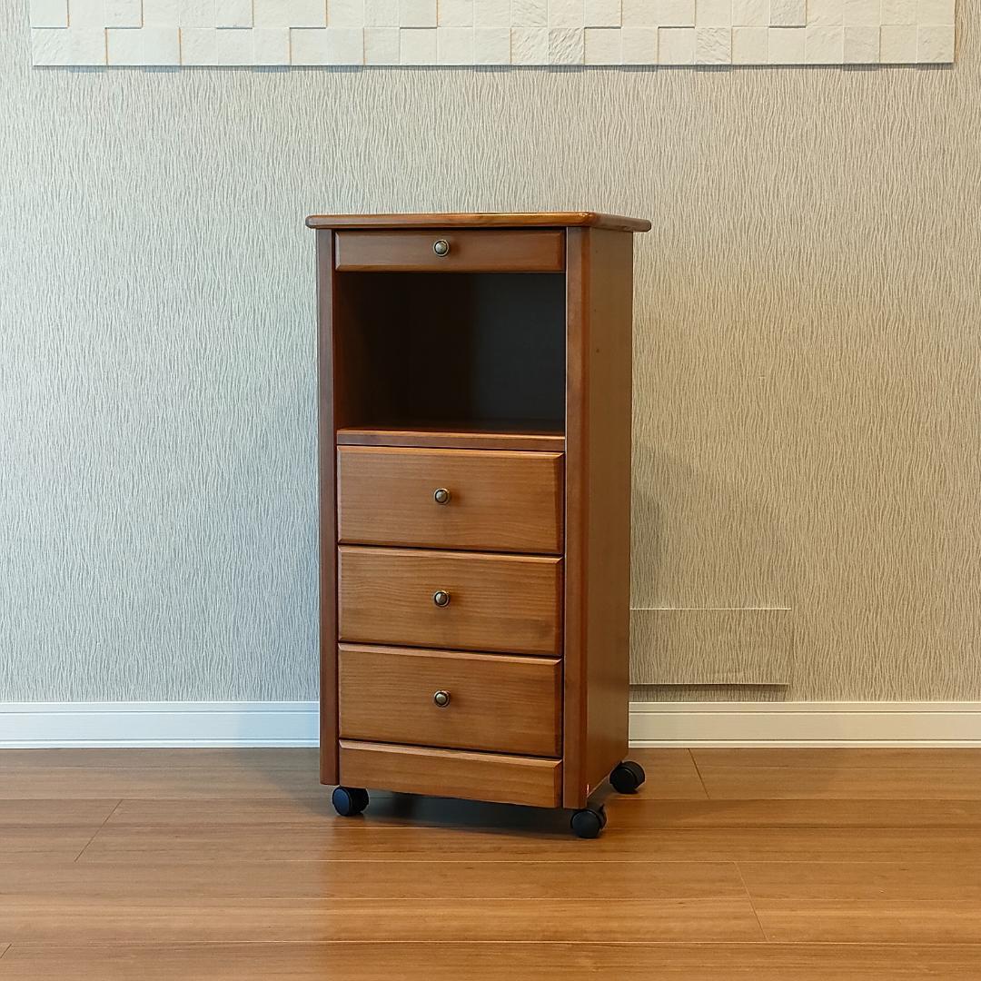 曙工芸　キャビネット　パイン材　キャスター　コンセント付き