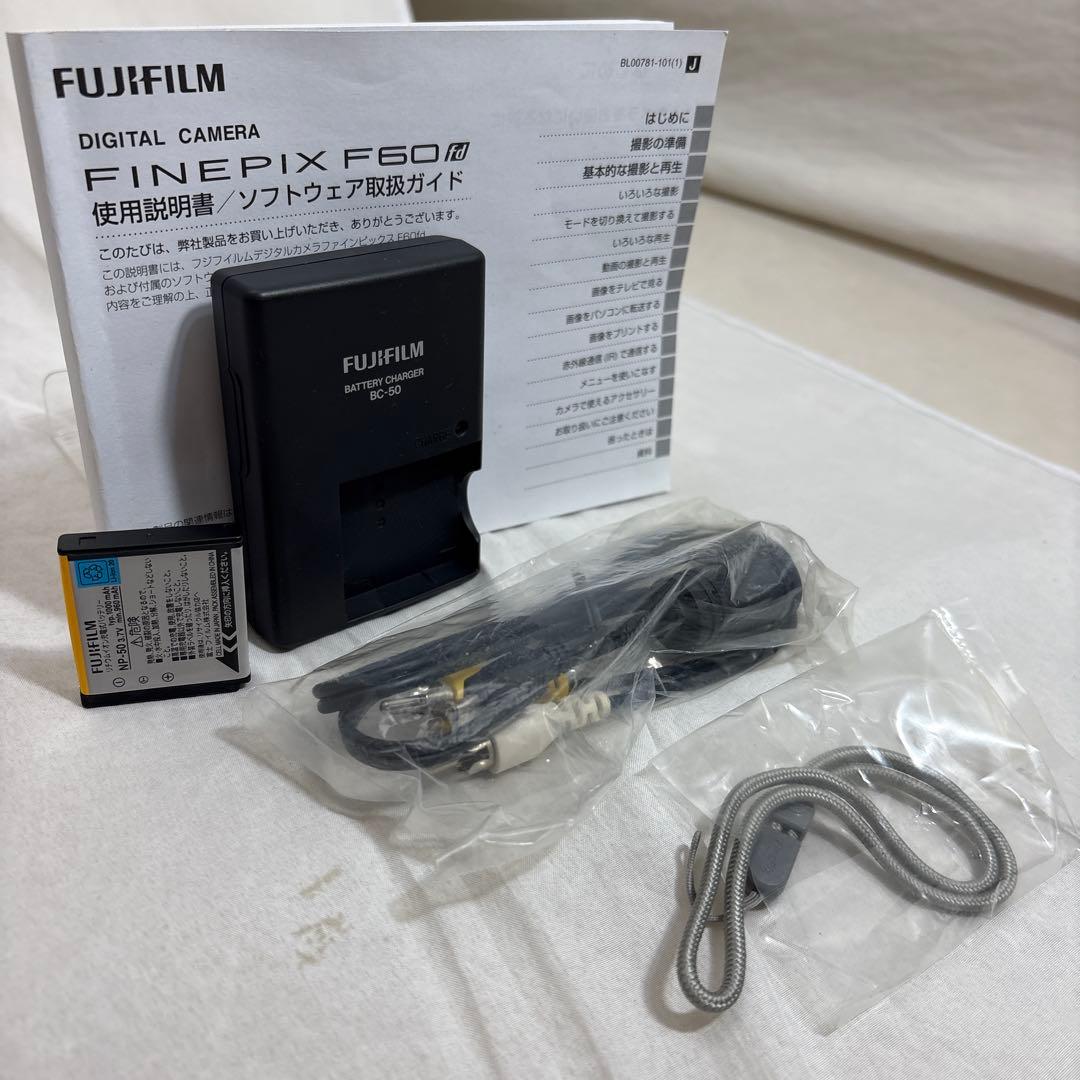 富士フィルム FINEPIX F60fd ☆シルバー☆取扱説明書・充電器・充電式
