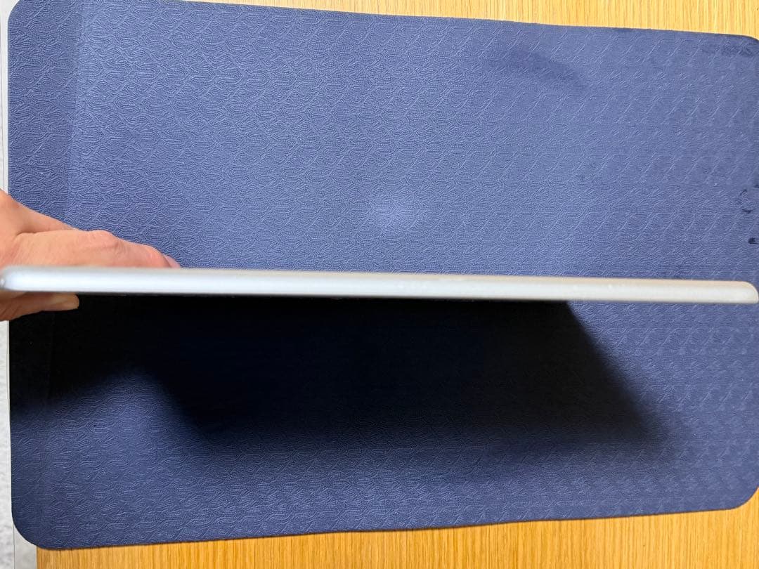 iPad 本体　第七世代