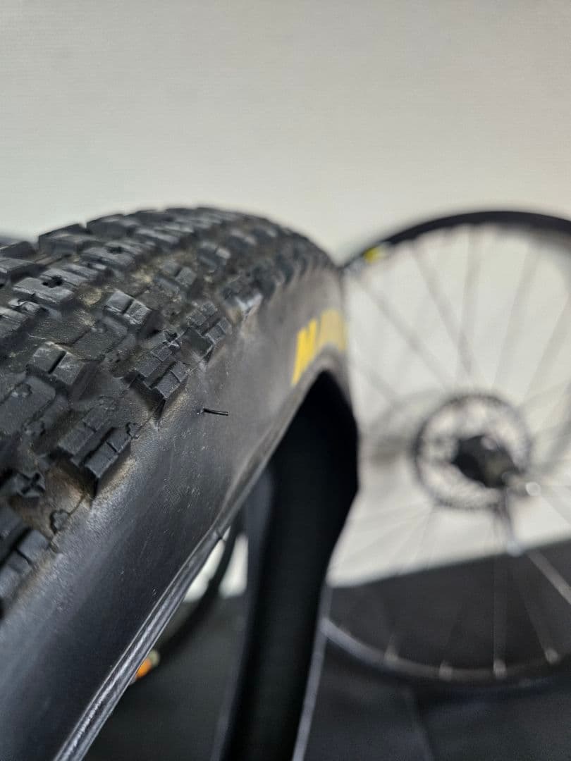 MAVIC 26インチ ホイール+ MAXXIS Crossmark