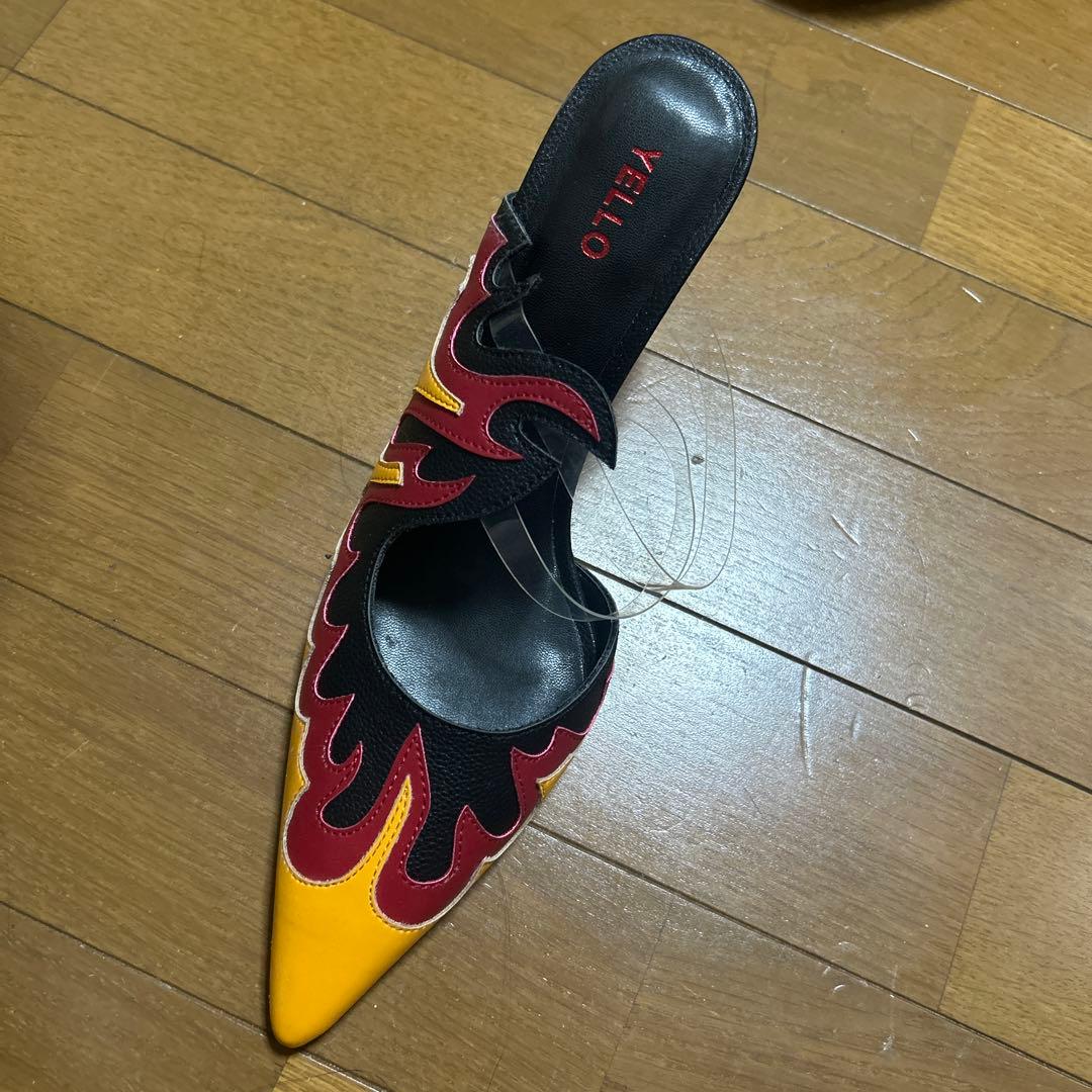 YELLO フレームデザイン ミュール 赤・黒・黄新品未使用