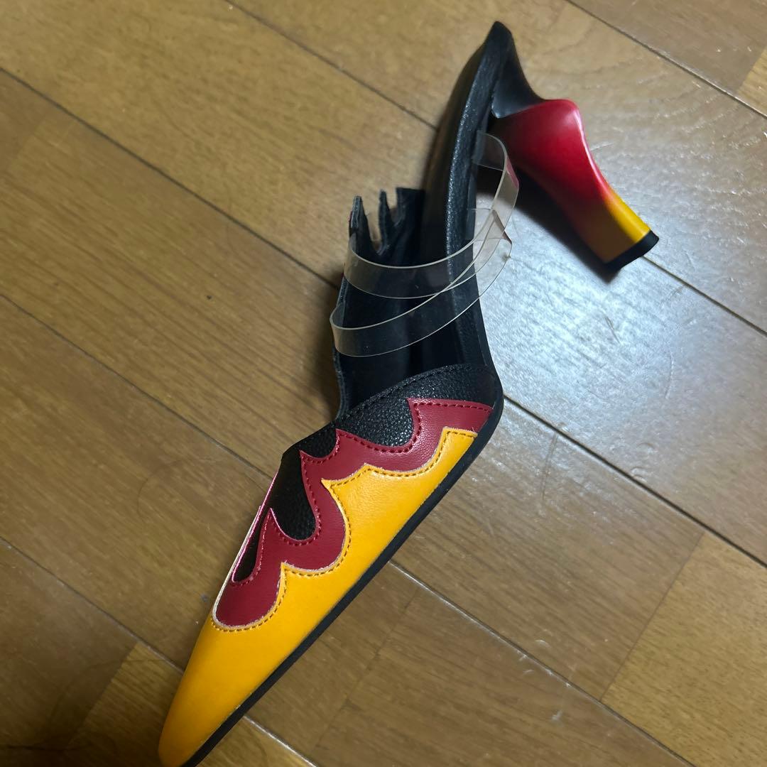 YELLO フレームデザイン ミュール 赤・黒・黄新品未使用