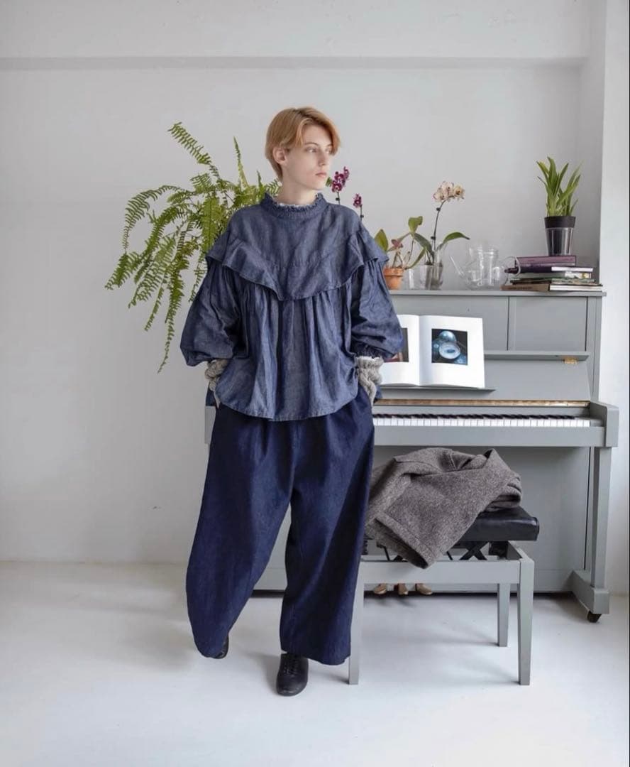 nest robe コットンリネンダンガリーラッフルカラーブラウス