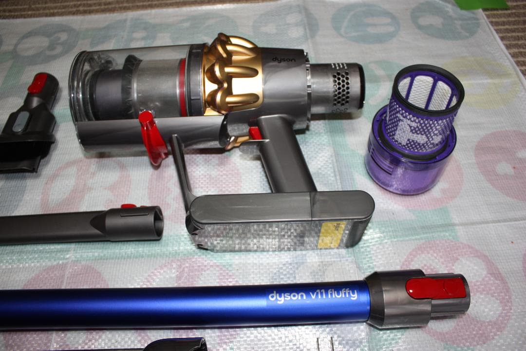 Dysonダイソン V11 Fluffy SV14 コードレス 動作品 値下げ中